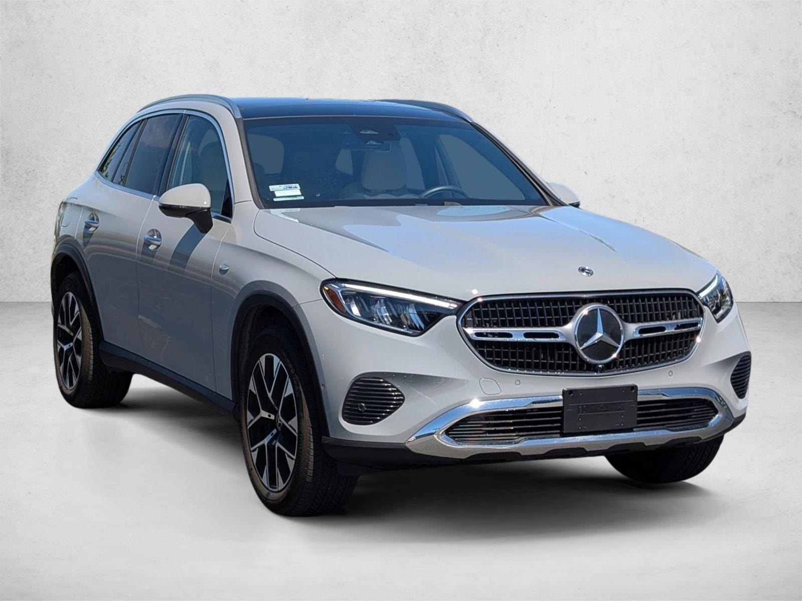 2025 Mercedes-Benz GLC 350e 4MATIC photo 3