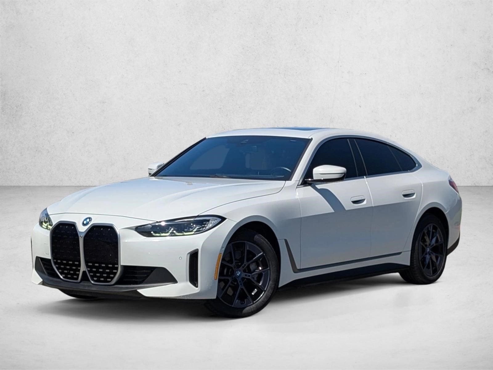 2023 BMW i4 eDrive35's photo