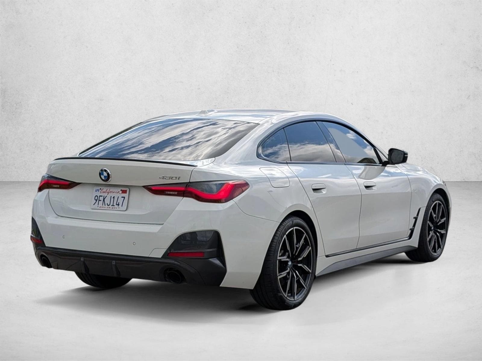 2023 BMW 430i photo 4