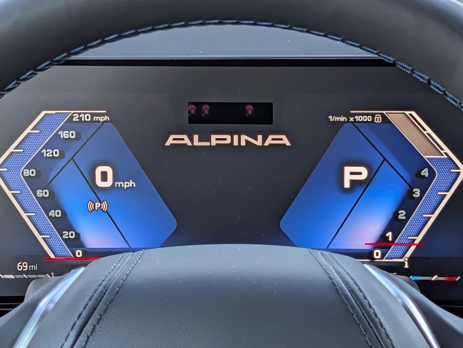 2026 BMW X7 ALPINA XB7 - Photo 9
