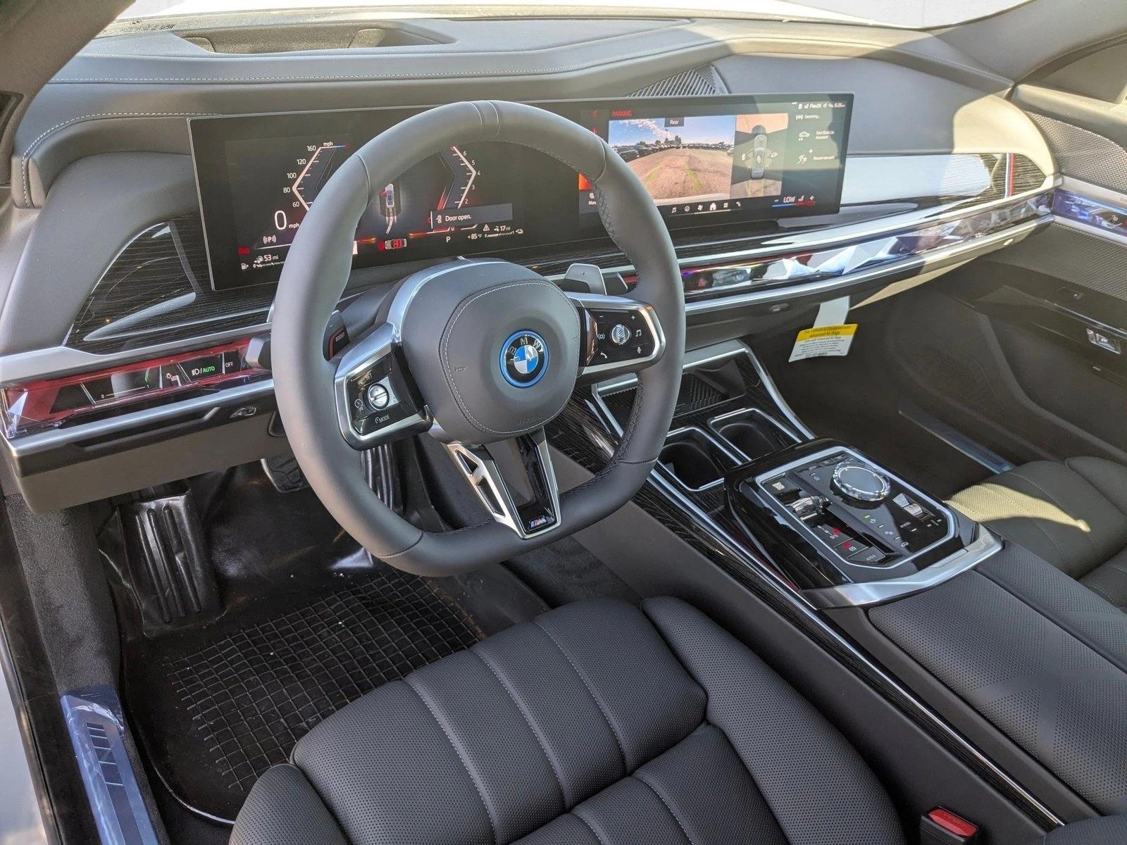 2025 BMW 7 Series 750e - Photo 3