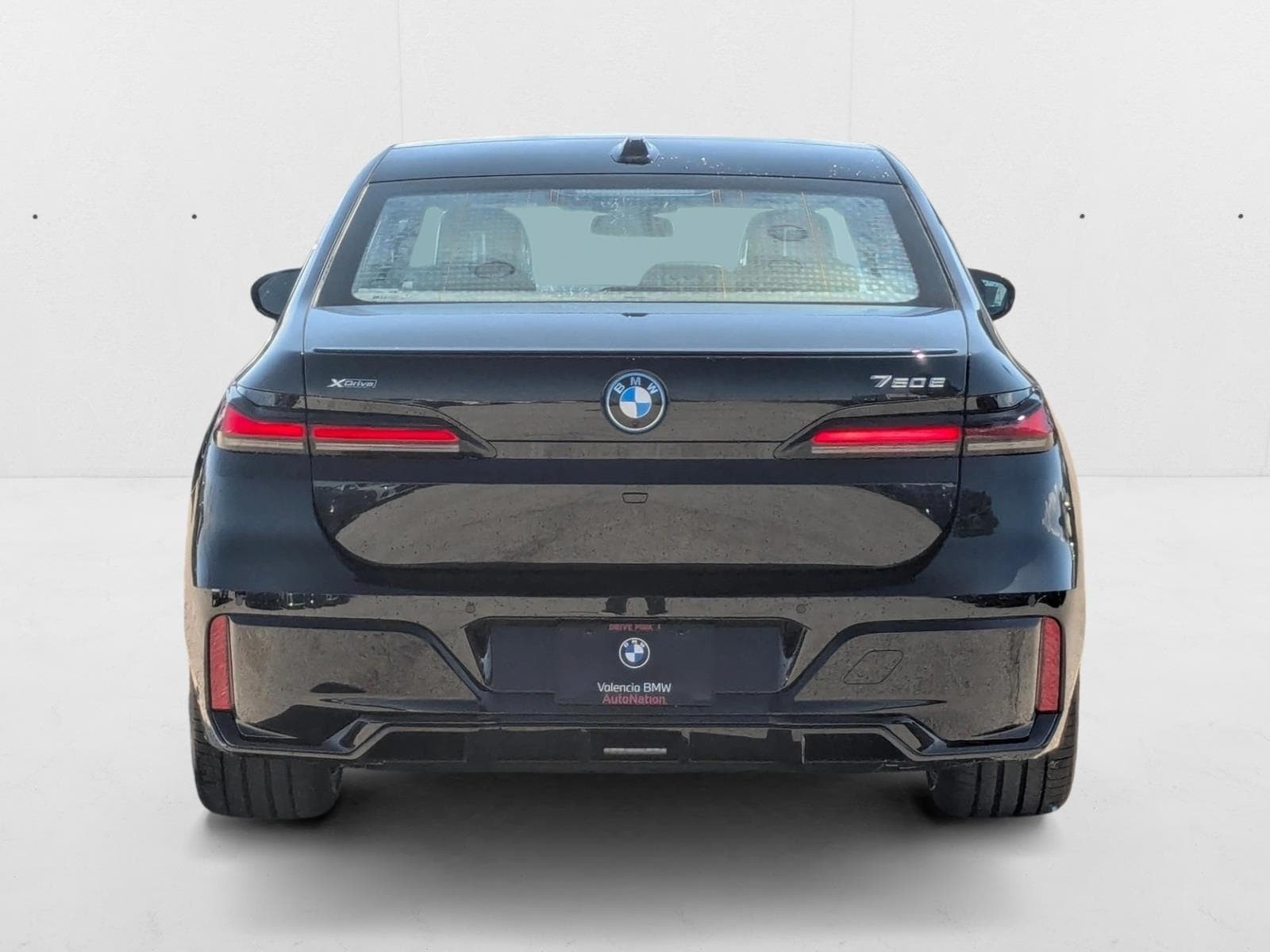 2026 BMW 7 Series 750e - Photo 8