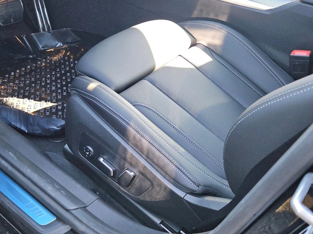 New 2026 BMW 330i Sedan