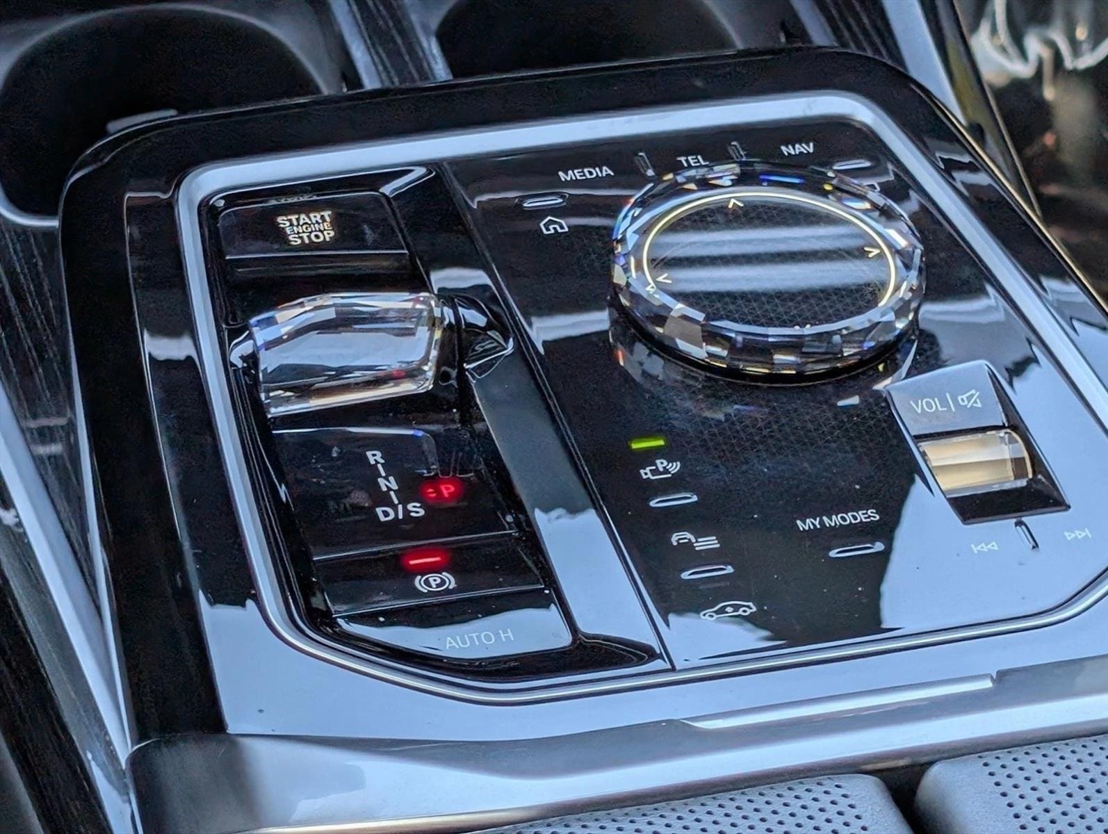 2026 BMW 7 Series 750e - Photo 12