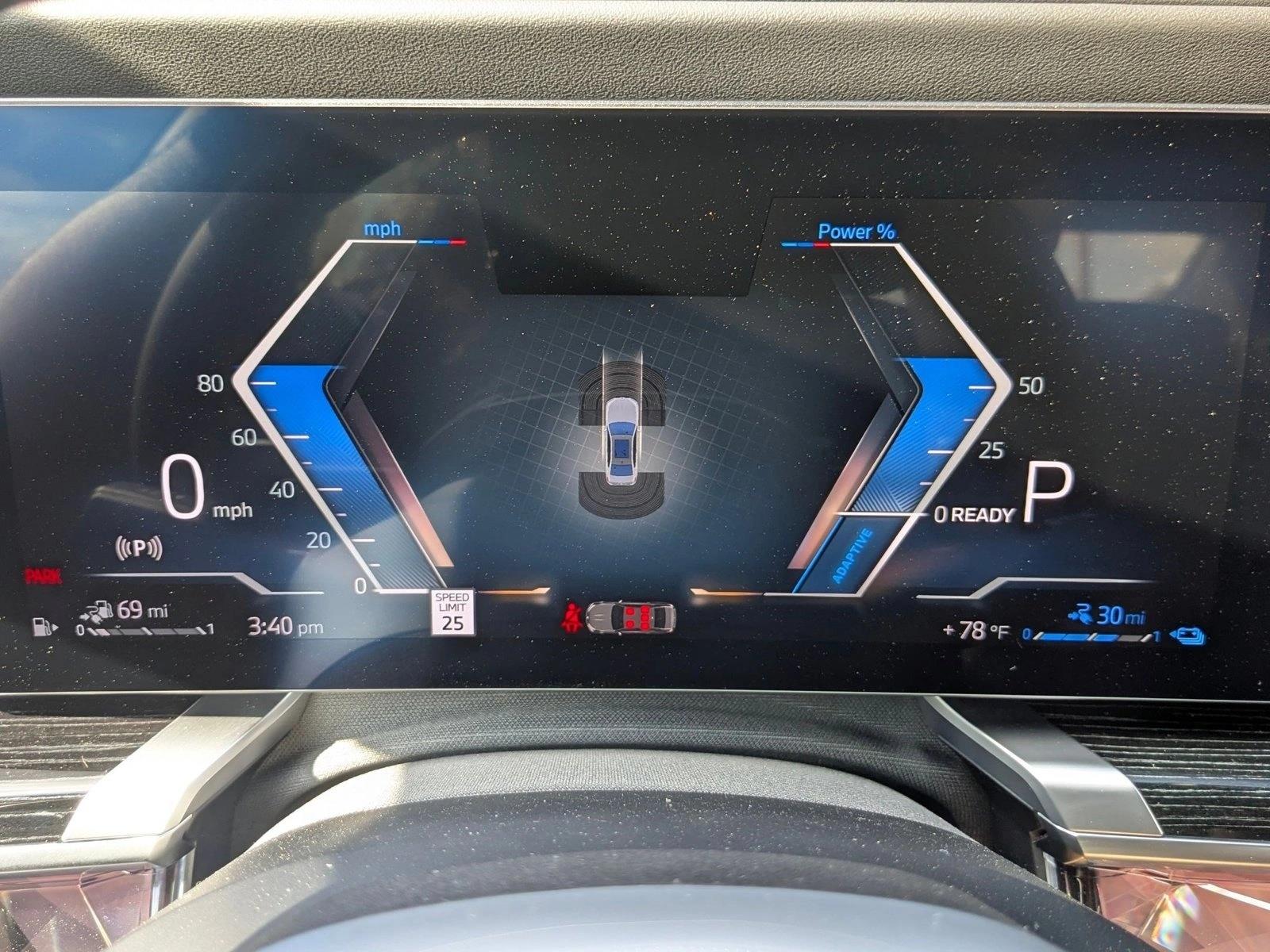 2025 BMW 7 Series 750e - Photo 11