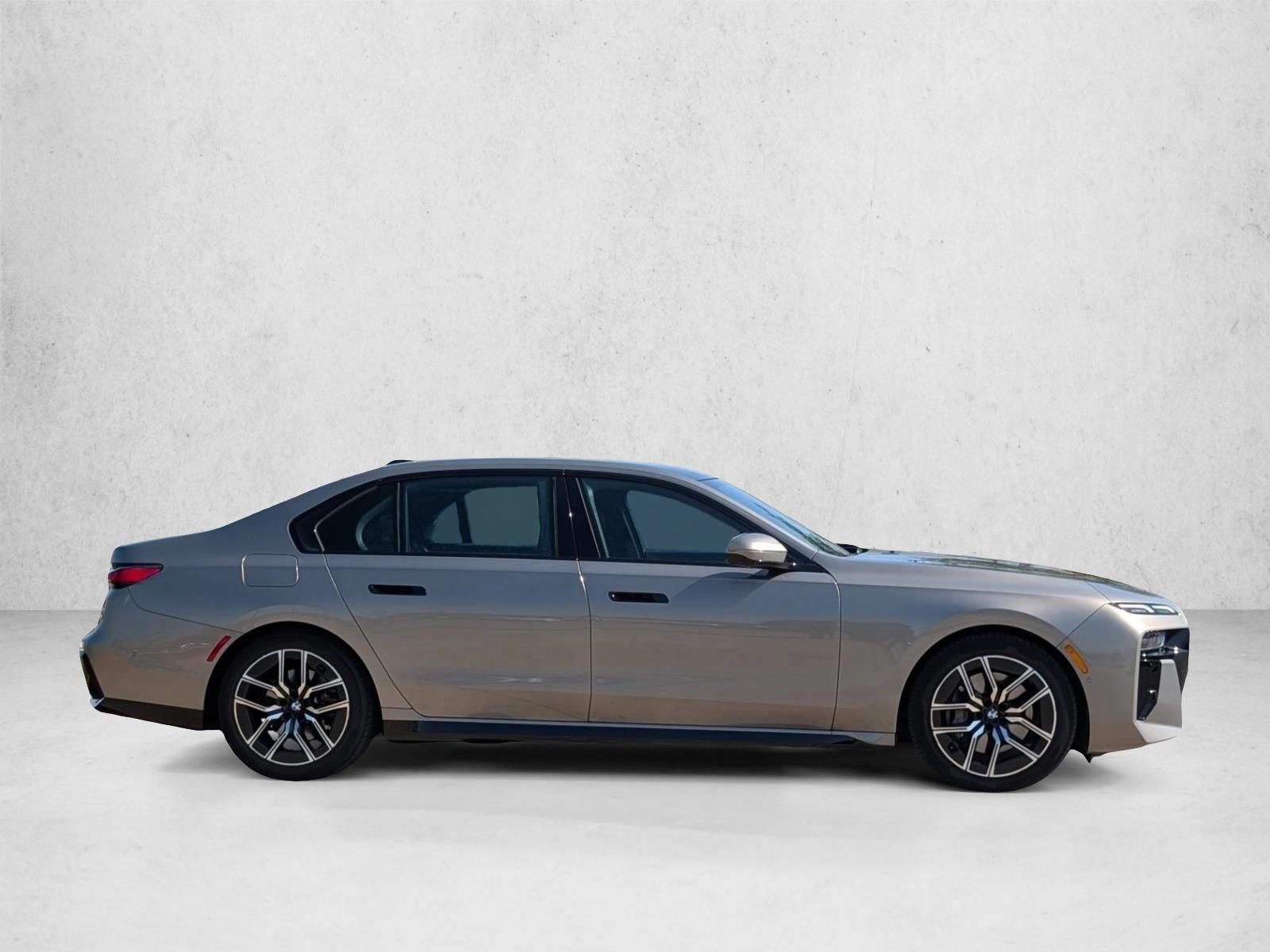 2023 BMW 740i photo 4