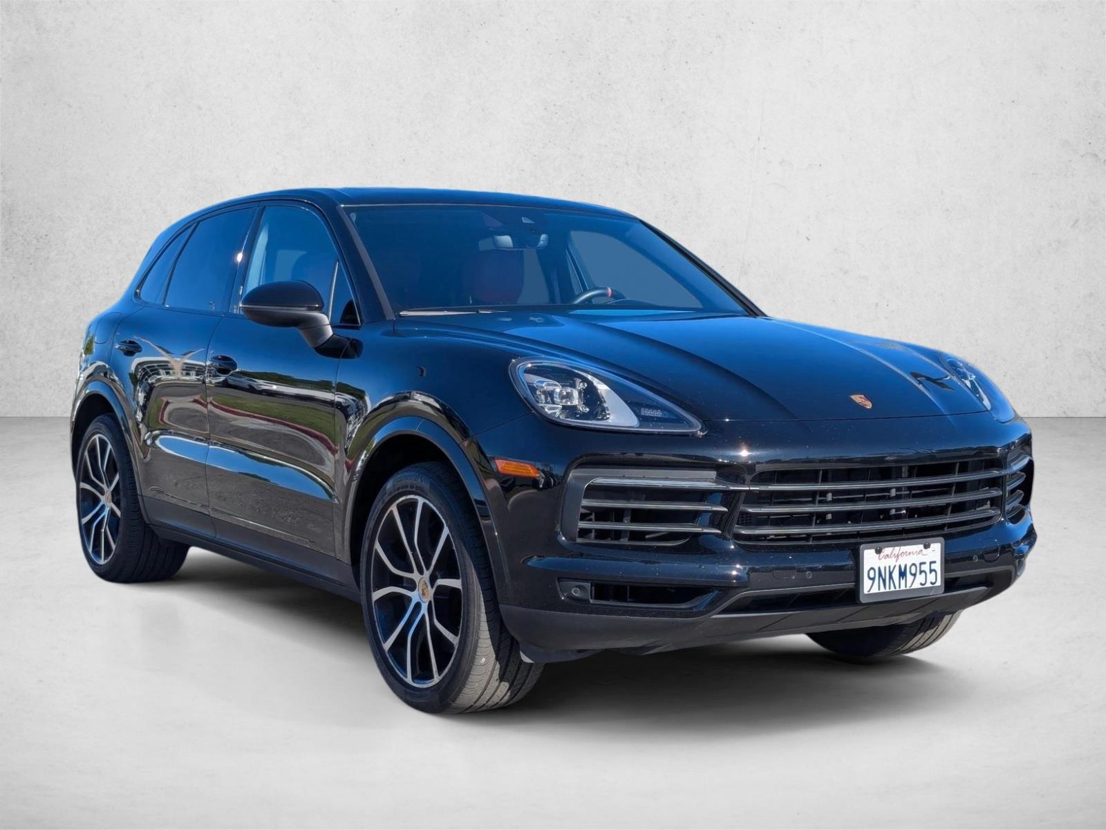 2023 Porsche Cayenne Platinum Edition photo 3