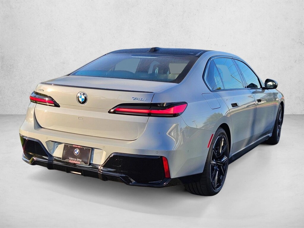 New 2026 BMW 740i xDrive Sedan