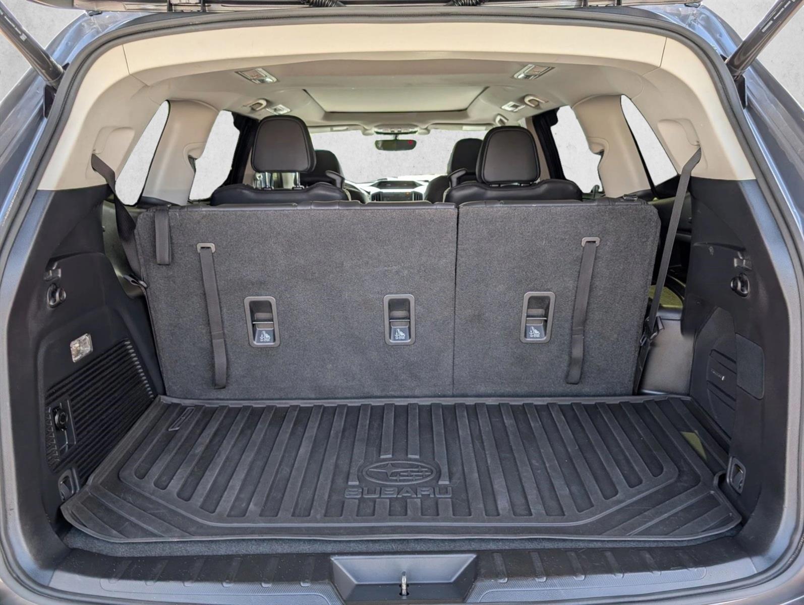 2022 Subaru Ascent Limited 7-Passenger photo 5