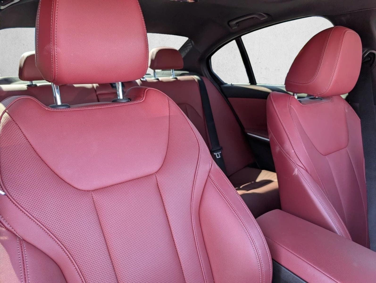 2024 BMW 3 Series 330e - Photo 19