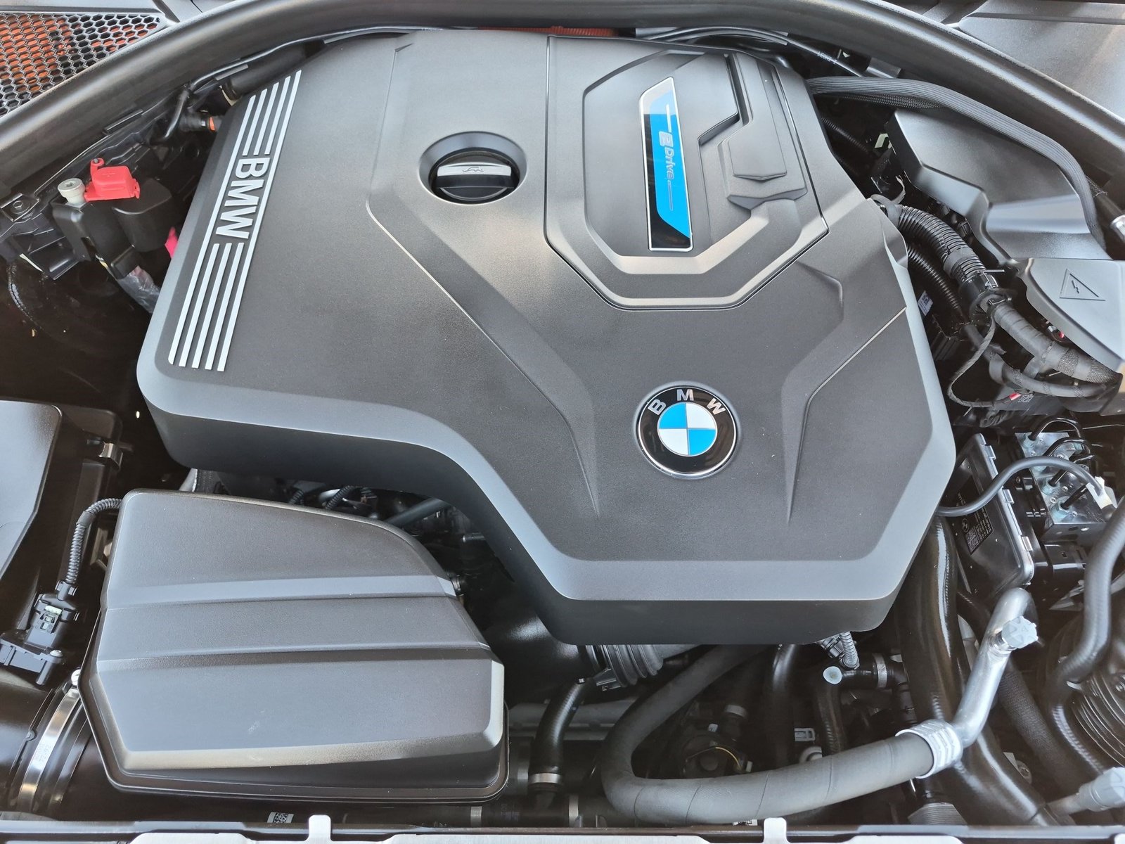 2024 BMW 3 Series 330e - Photo 24