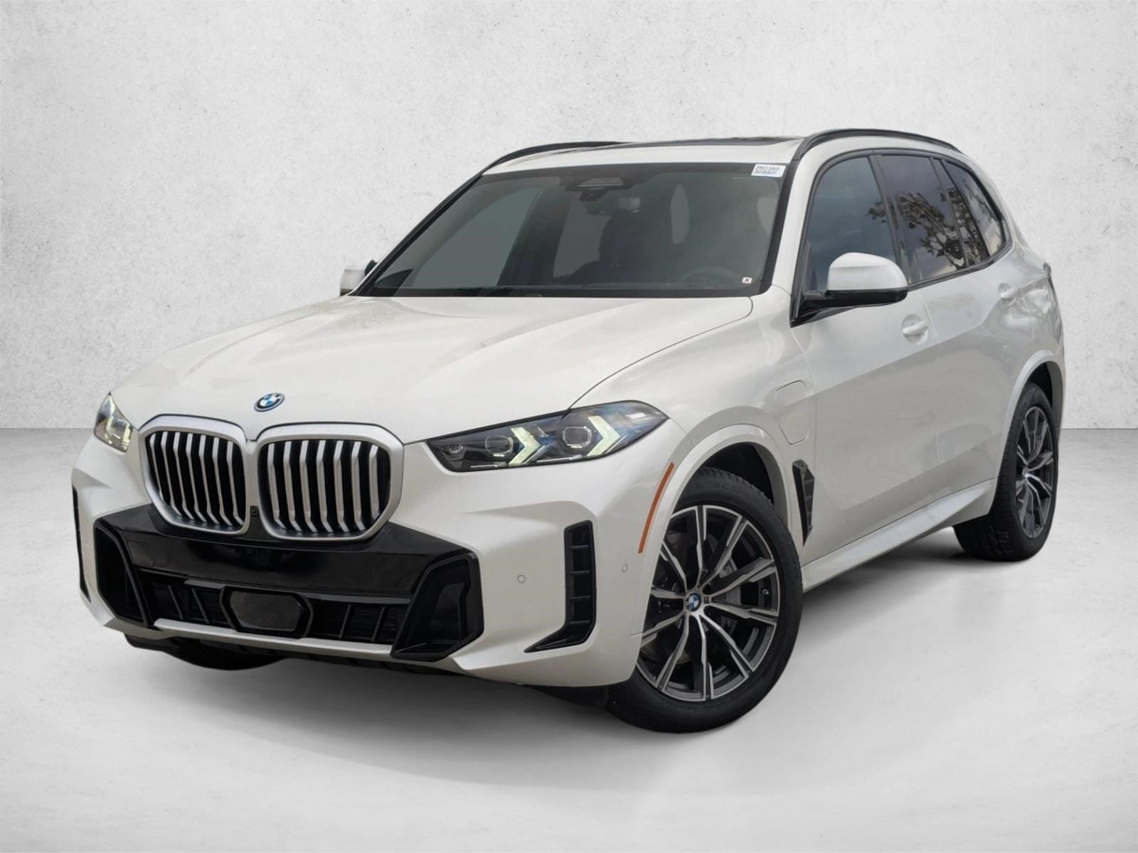 2026 BMW X5 50e's photo