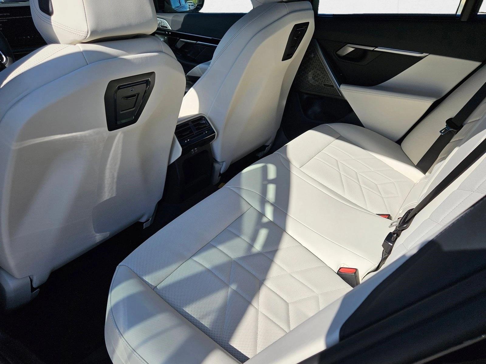 2025 BMW 5 Series 530i - Photo 15