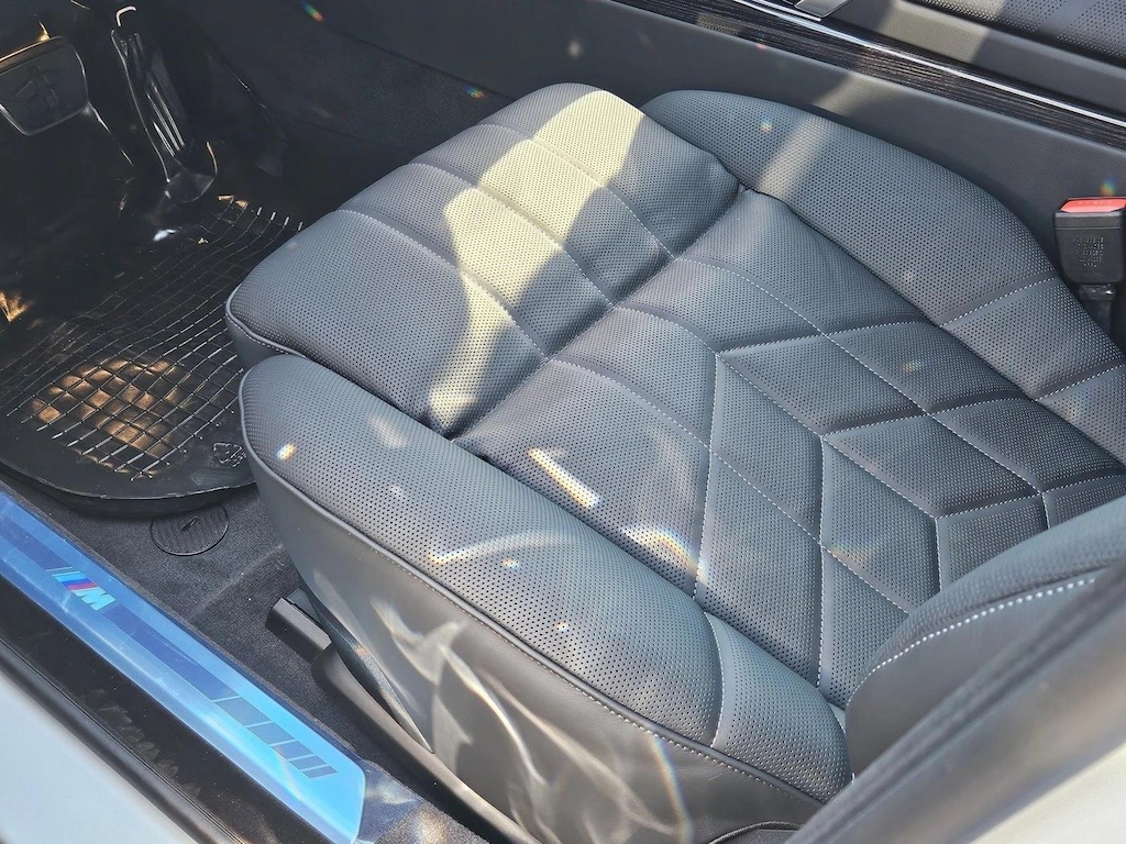 New 2026 BMW 750e xDrive Sedan