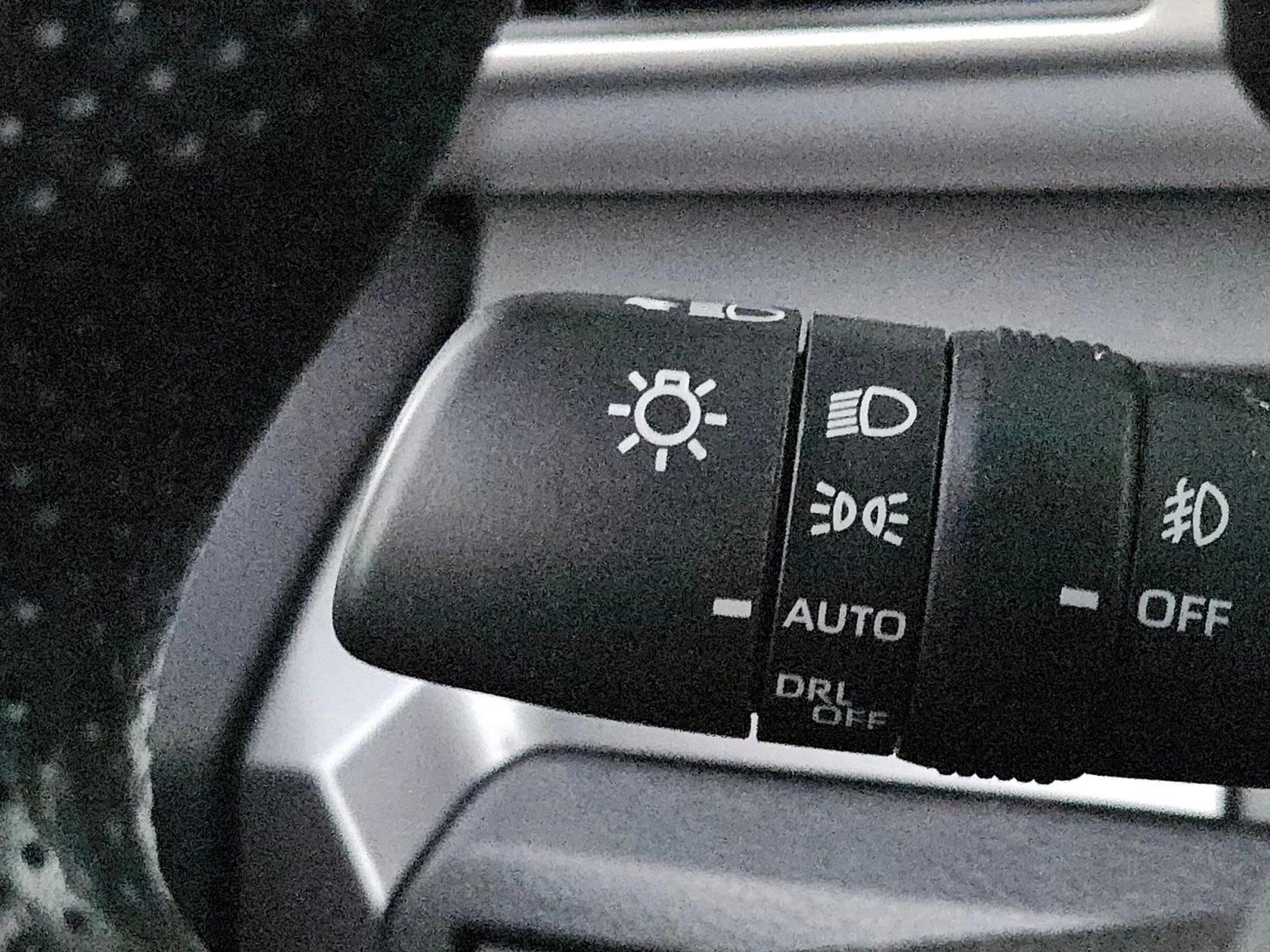2025 Toyota Tacoma SR5 - Photo 8