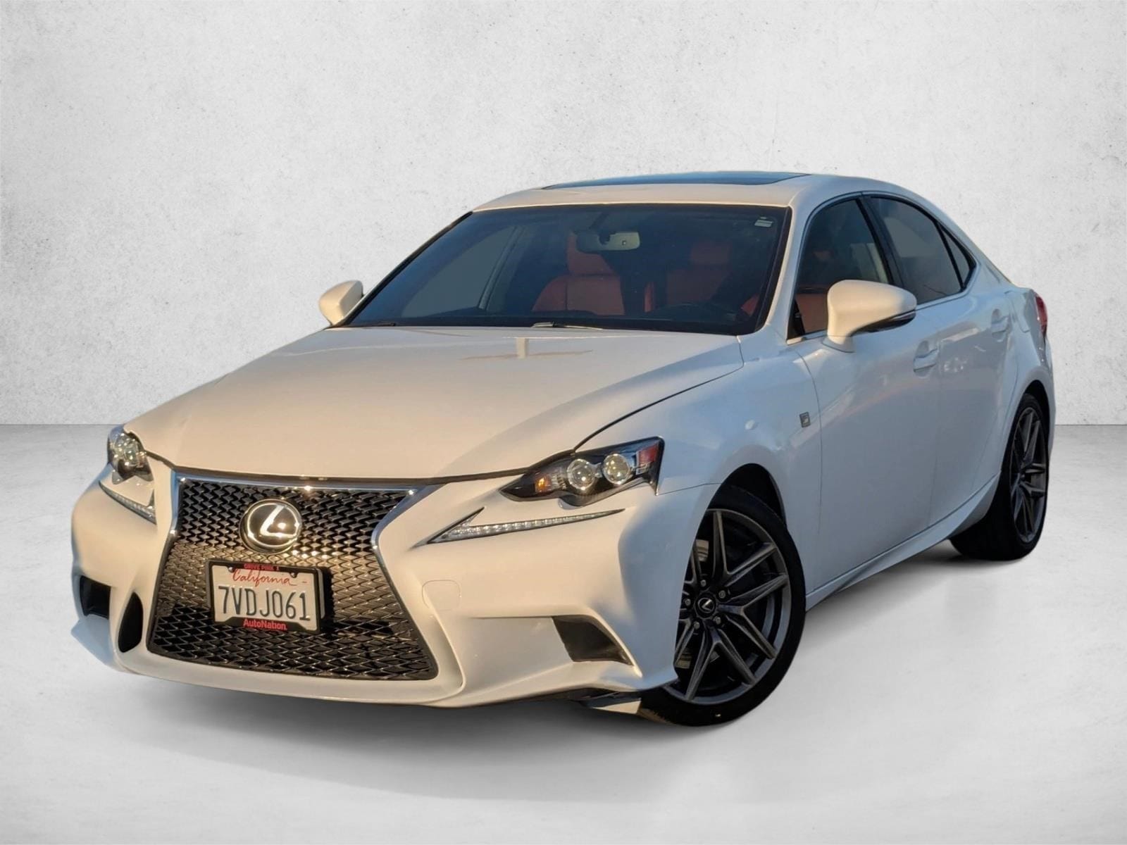 2016 Lexus IS 200t's photo