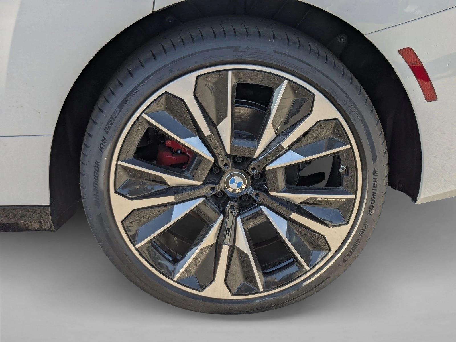 2026 BMW iX 60 - Photo 10