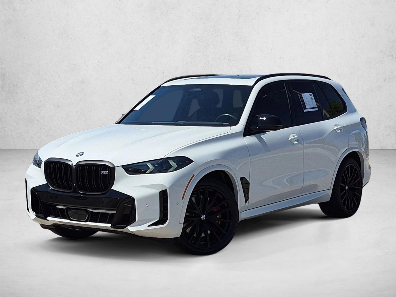 2025 BMW X5 M60i — photo 1 of 24