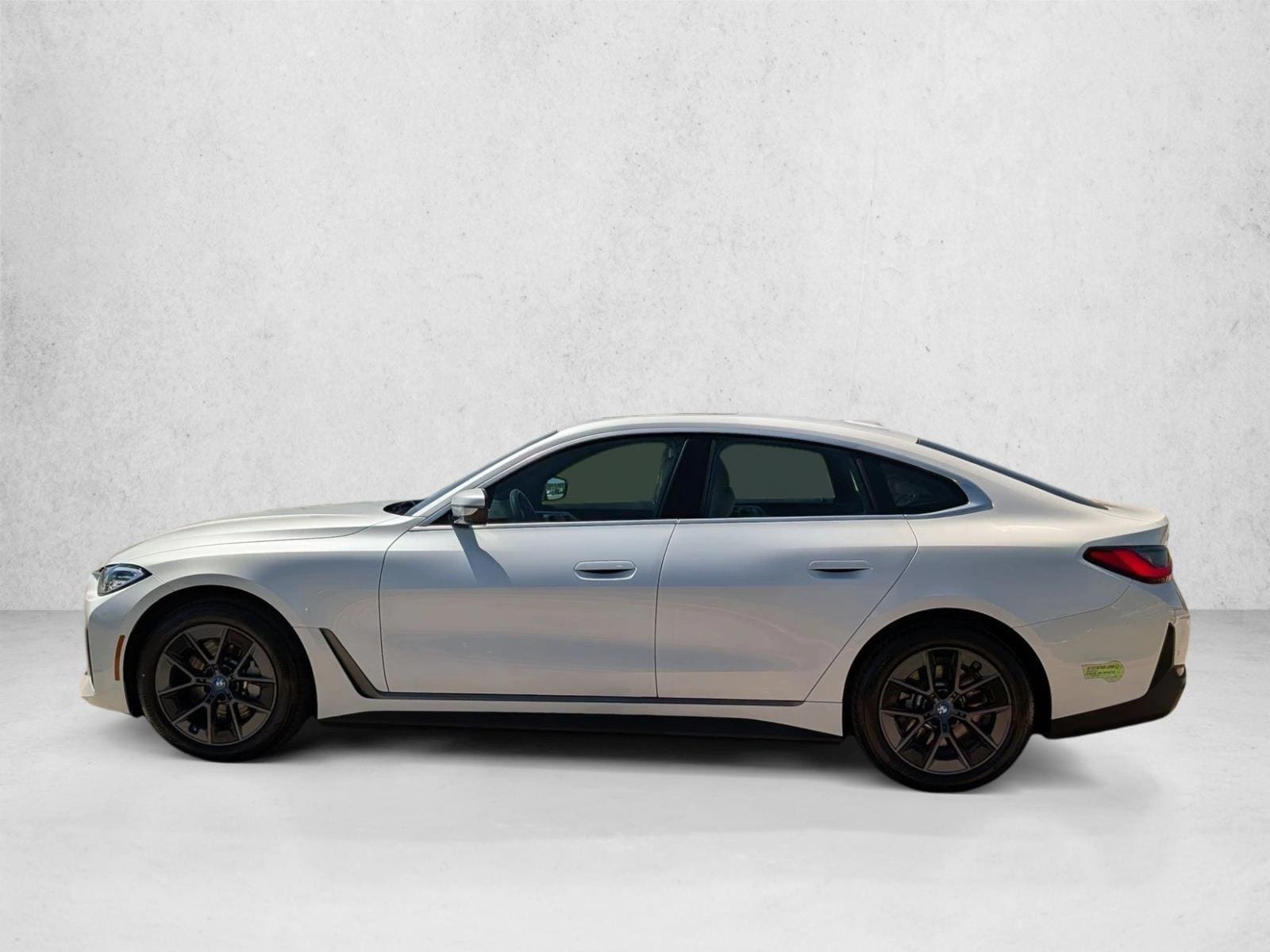 2023 BMW i4 35 - Photo 9