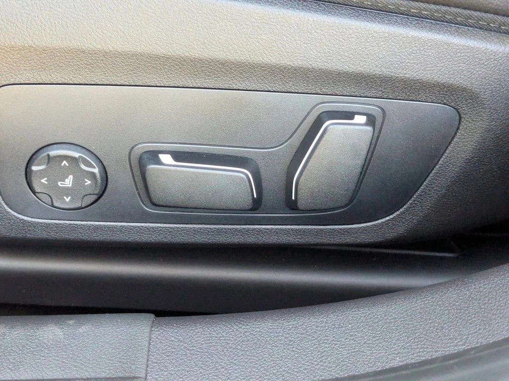 New 2026 BMW 330i NA Sedan