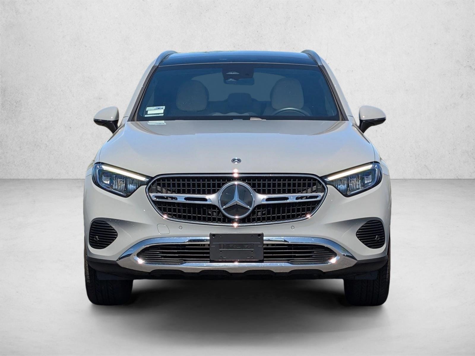 2025 Mercedes-Benz GLC 350e 4MATIC photo 2