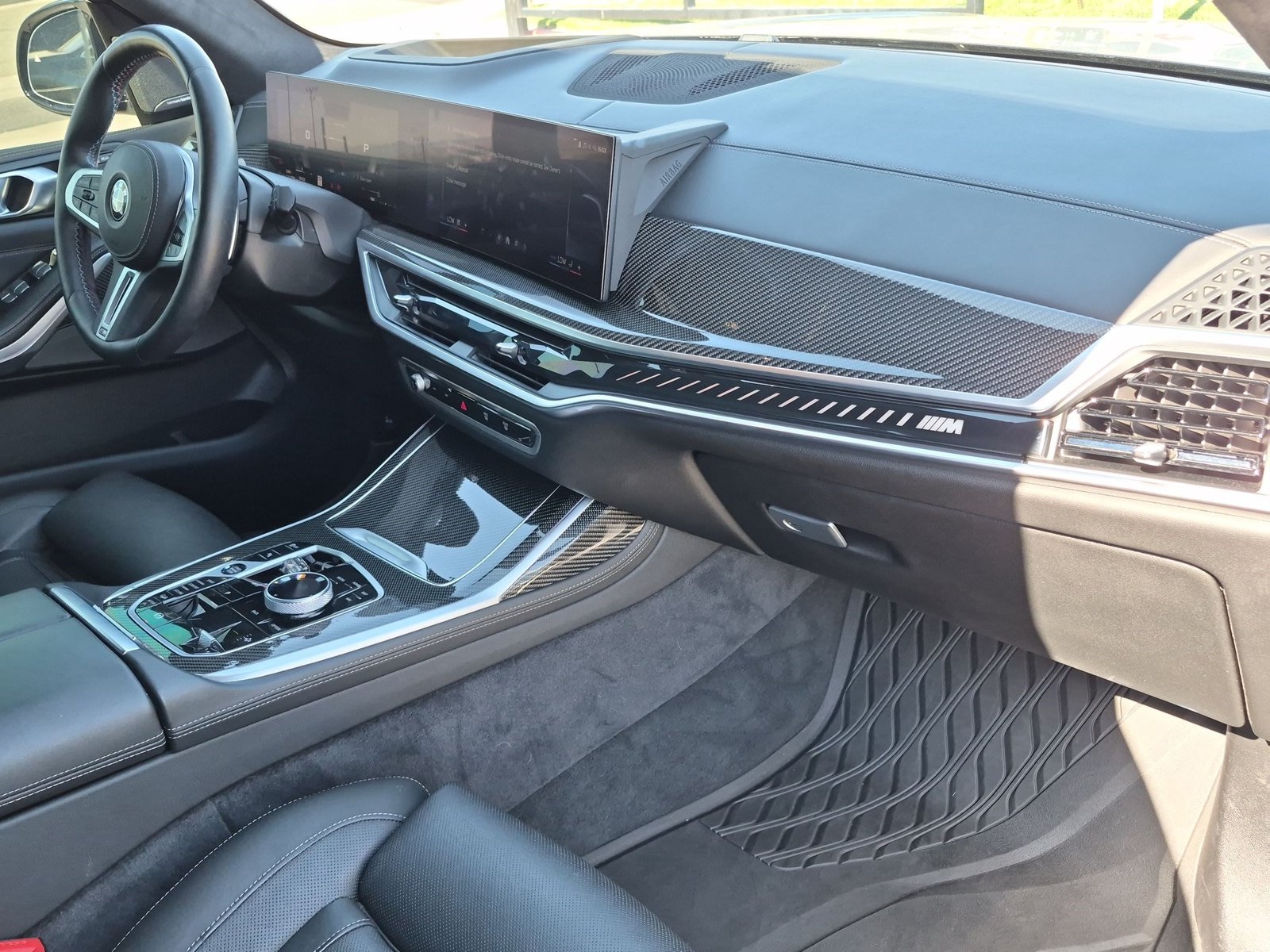 2025 BMW X7 M60i - Photo 25