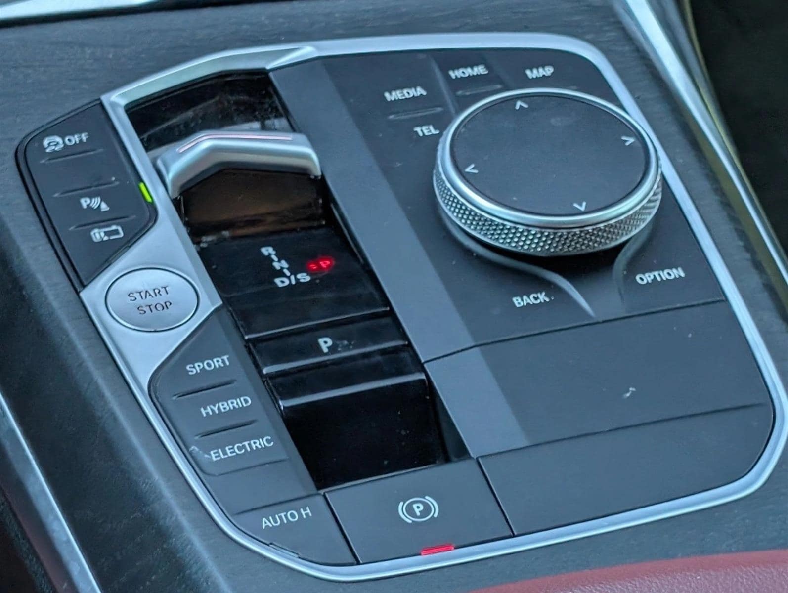 2024 BMW 3 Series 330e - Photo 16