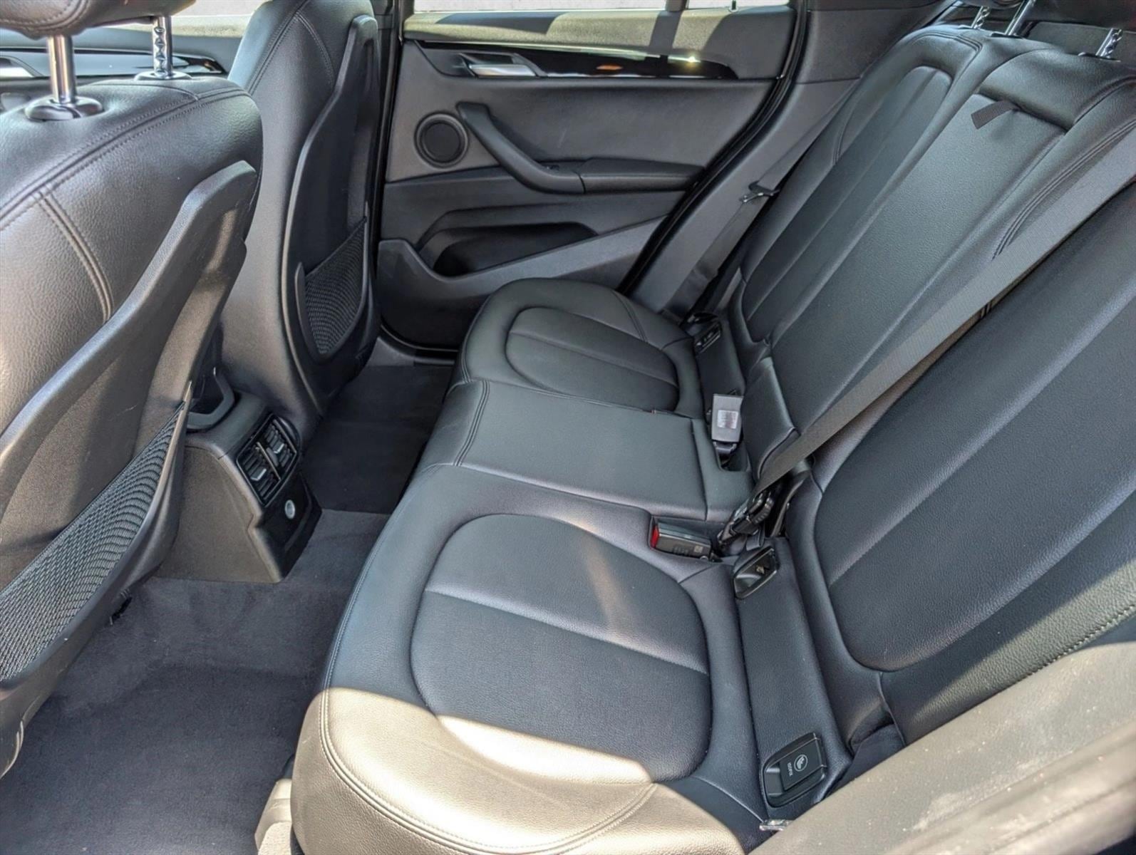 2017 BMW X1 28i - Photo 18