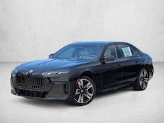2026 BMW 750e