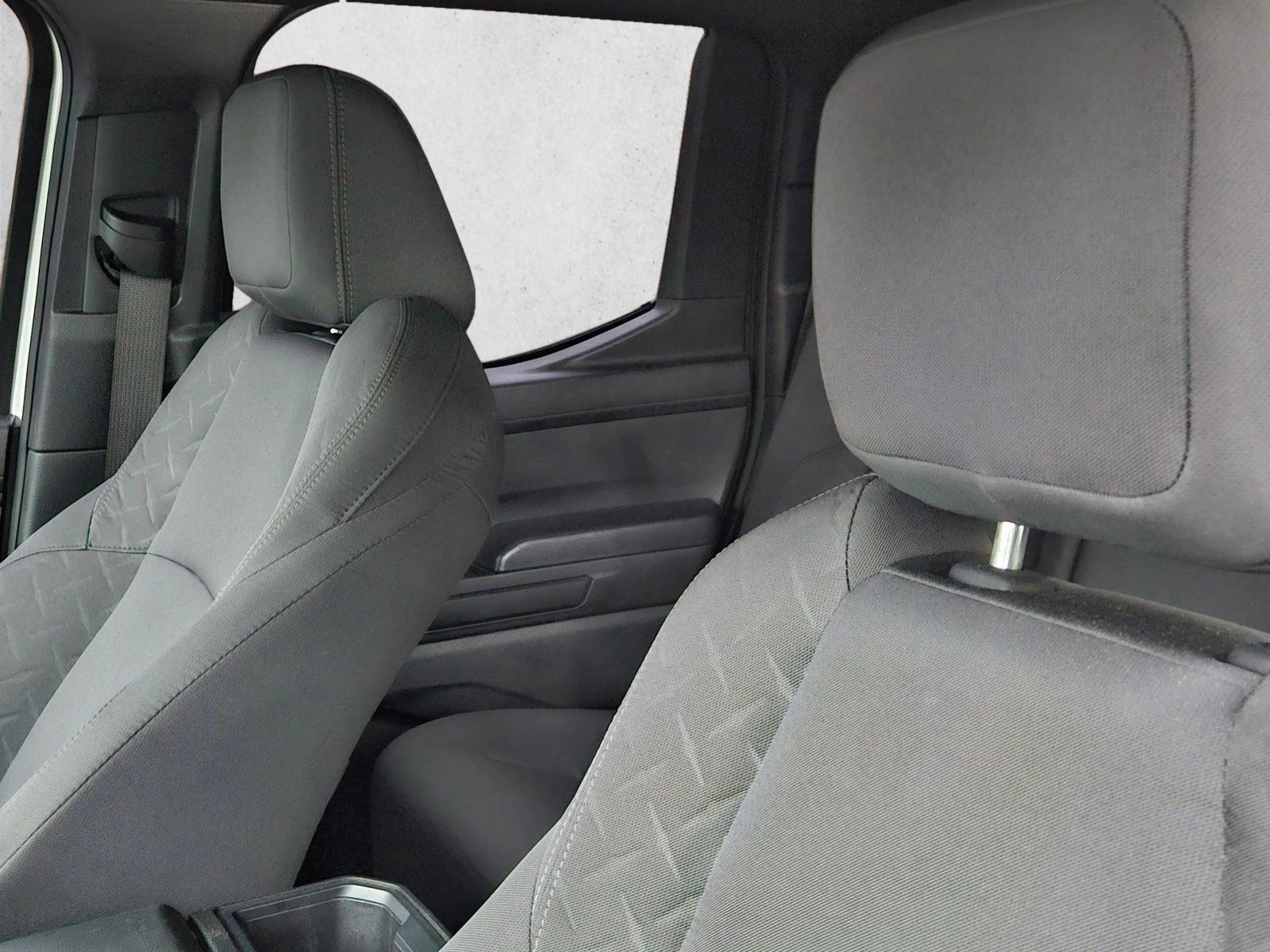 2025 Toyota Tacoma SR5 - Photo 14