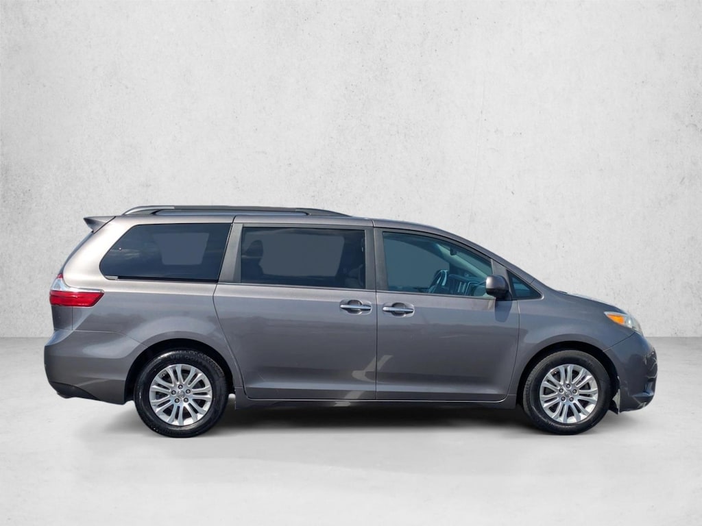 Used 2017 Toyota Sienna