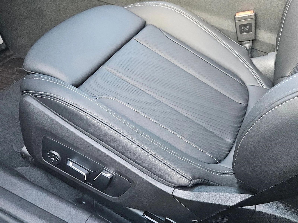 New 2026 BMW 330i Sedan