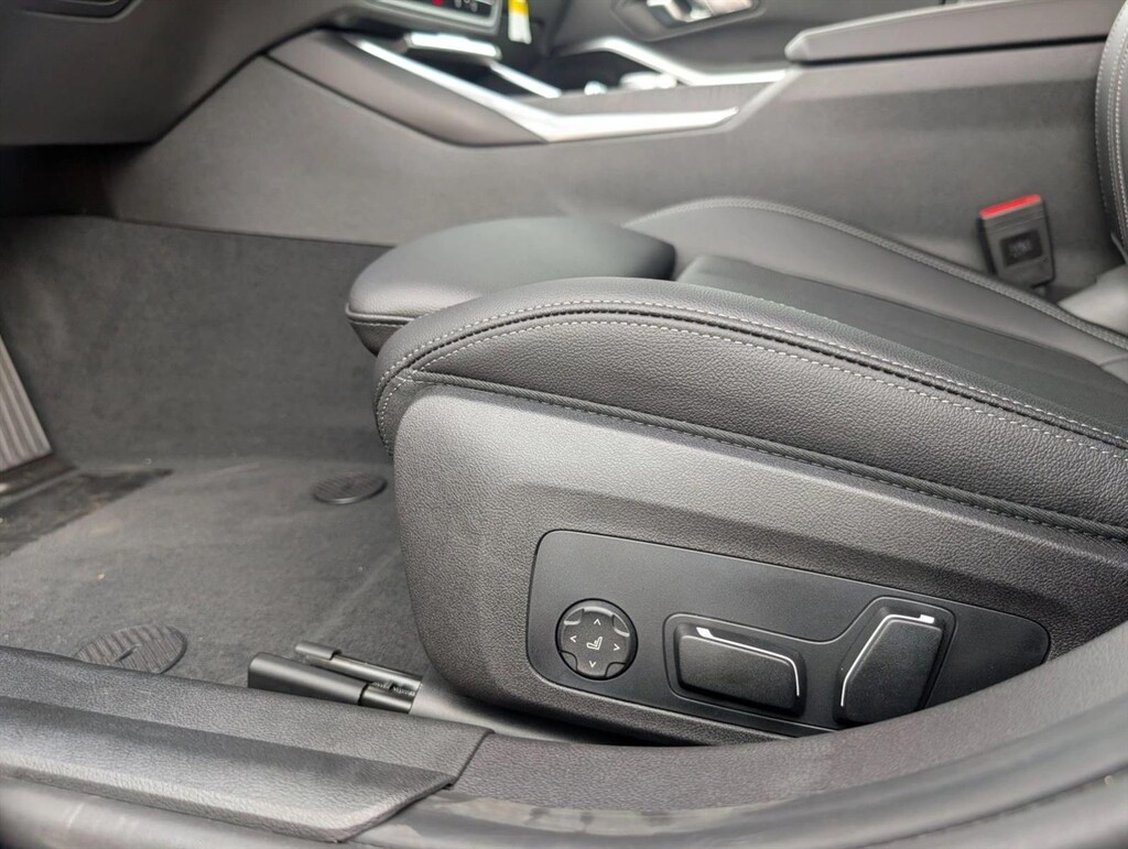 New 2026 BMW 330i NA Sedan