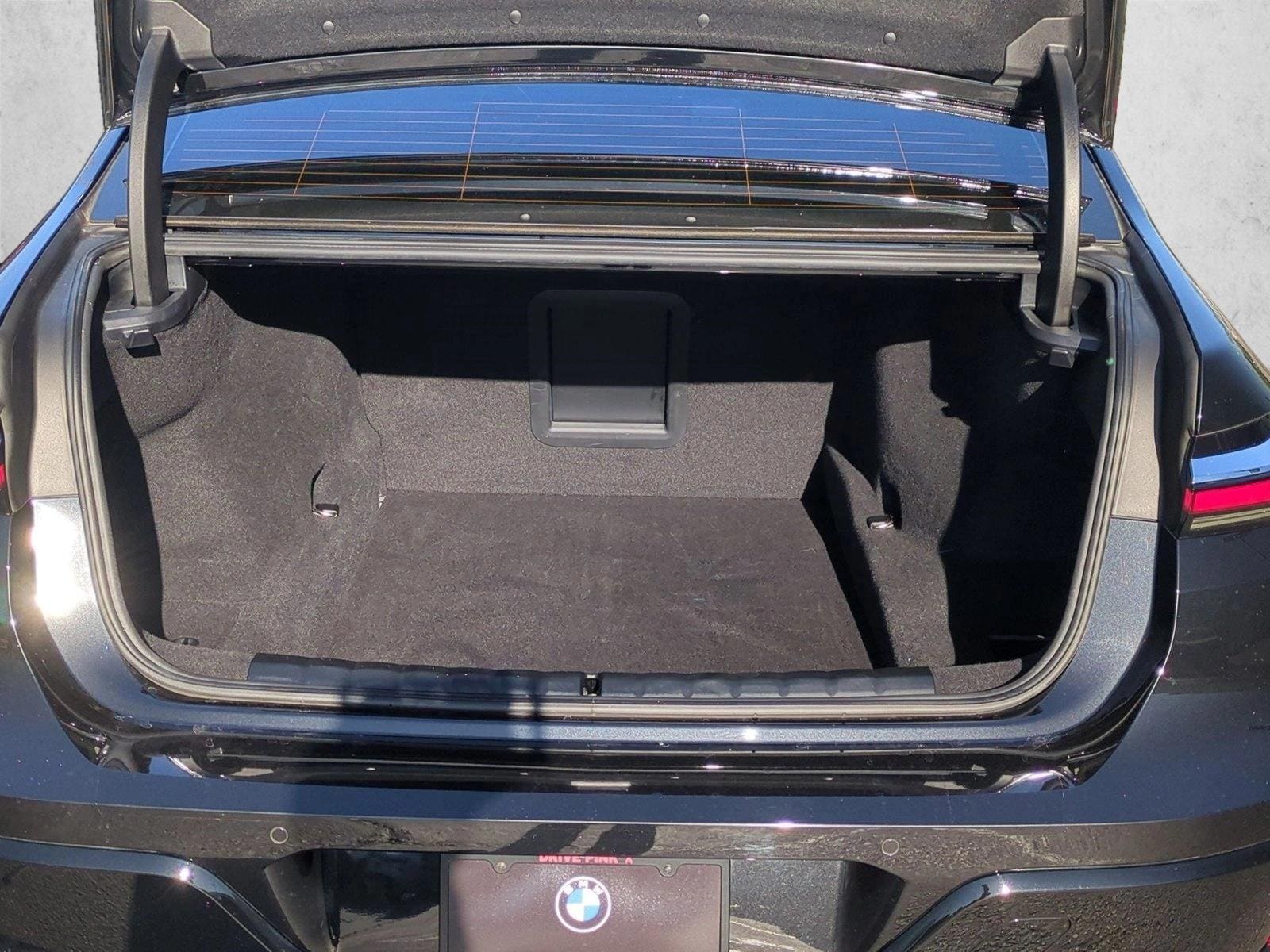 2023 BMW 760i xDrive photo 5