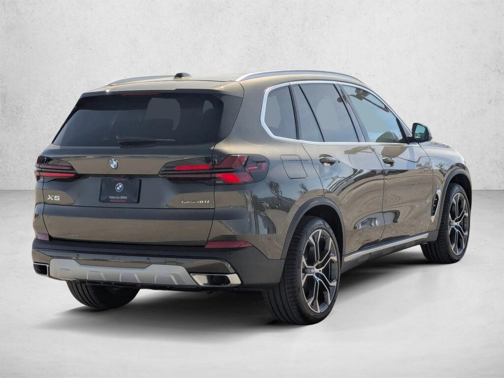 New 2026 BMW X5 sDrive40i SUV