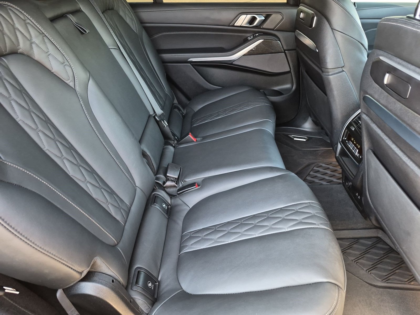 2025 BMW X7 M60i - Photo 23