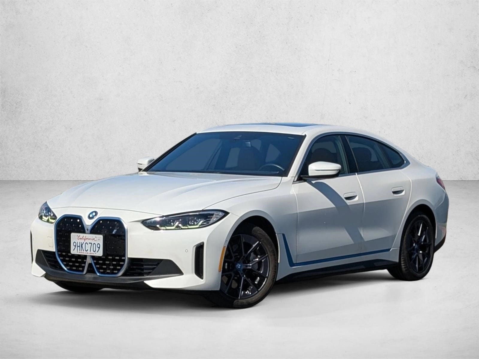 2023 BMW i4 eDrive40's photo