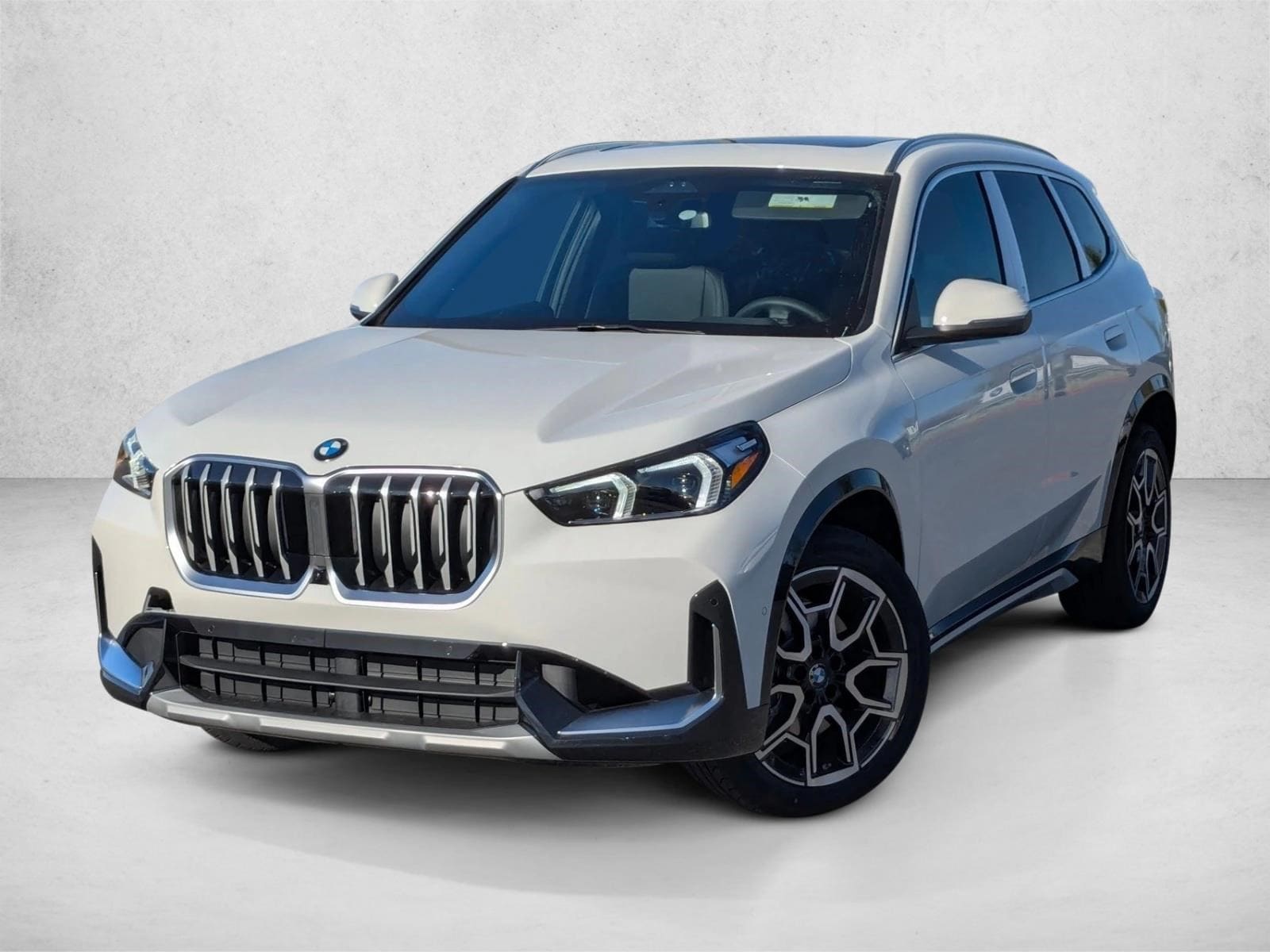 2026 BMW X1 28i's photo