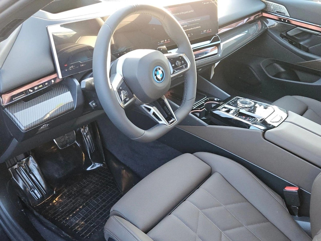 New 2027 BMW 550e xDrive Sedan