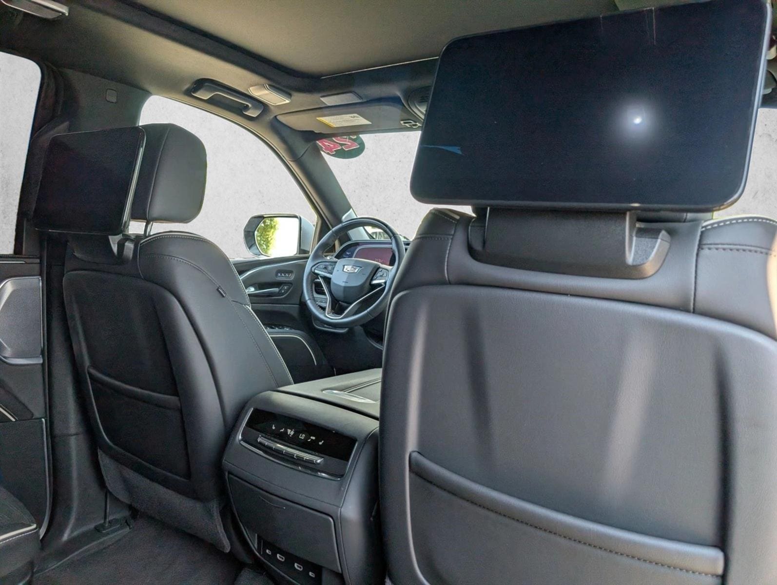 2024 Cadillac Escalade Sport - Photo 25