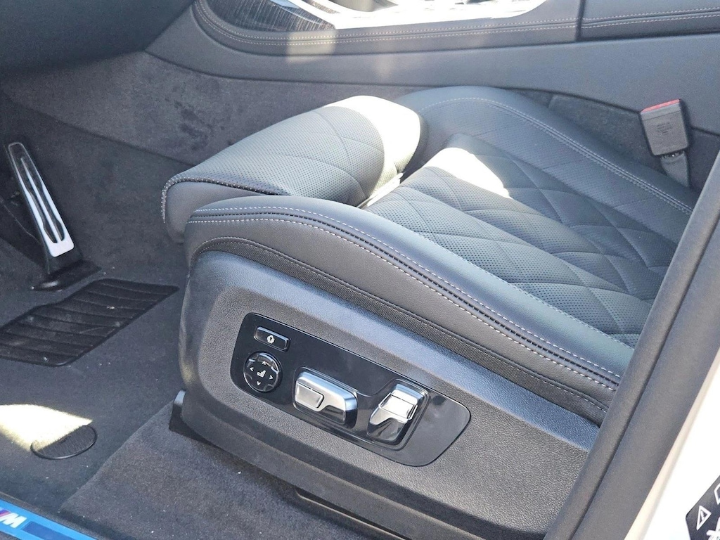 New 2027 BMW X7 xDrive40i SUV