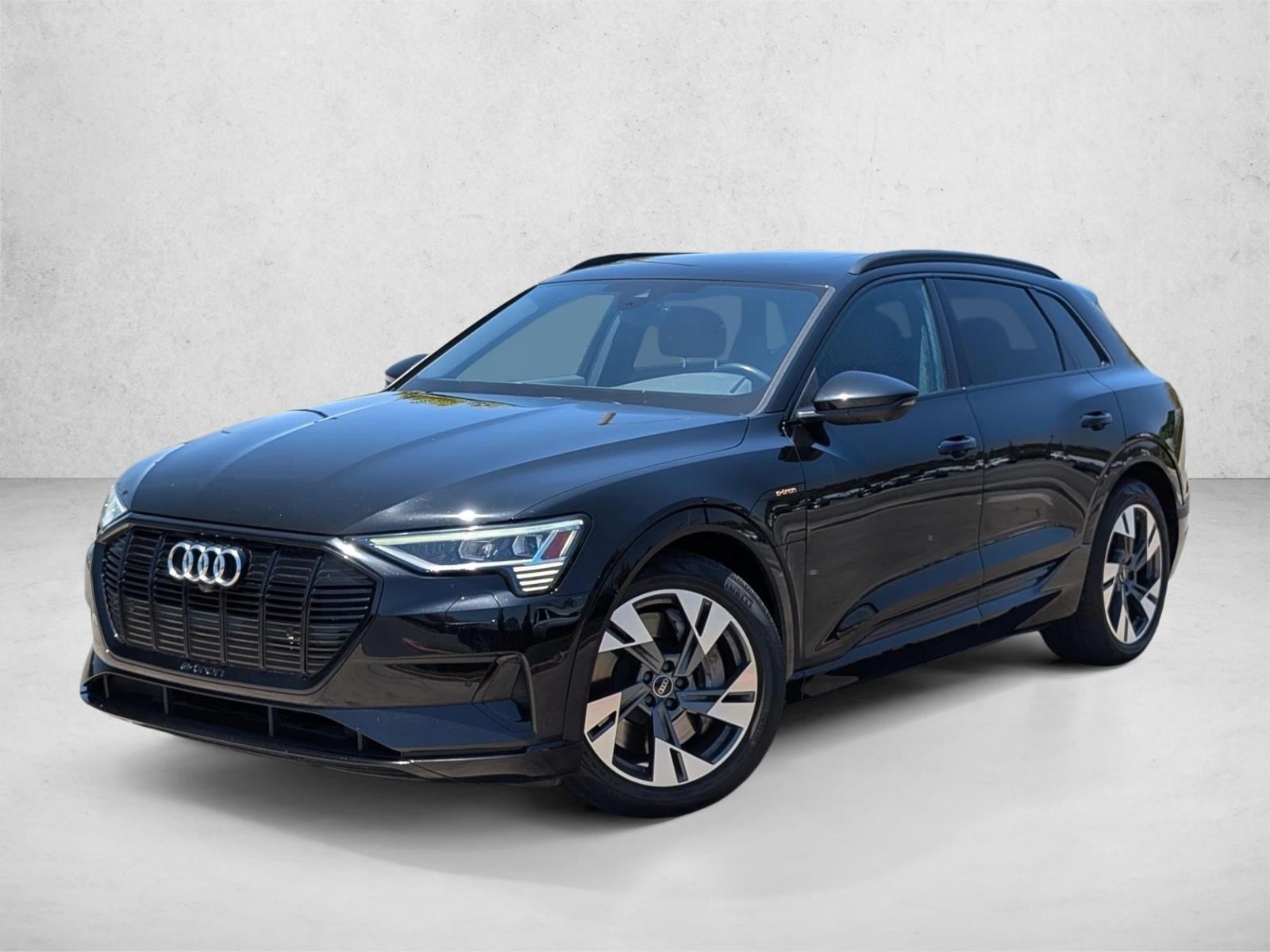 2022 Audi e-tron 95 kWh Premium quattro's photo