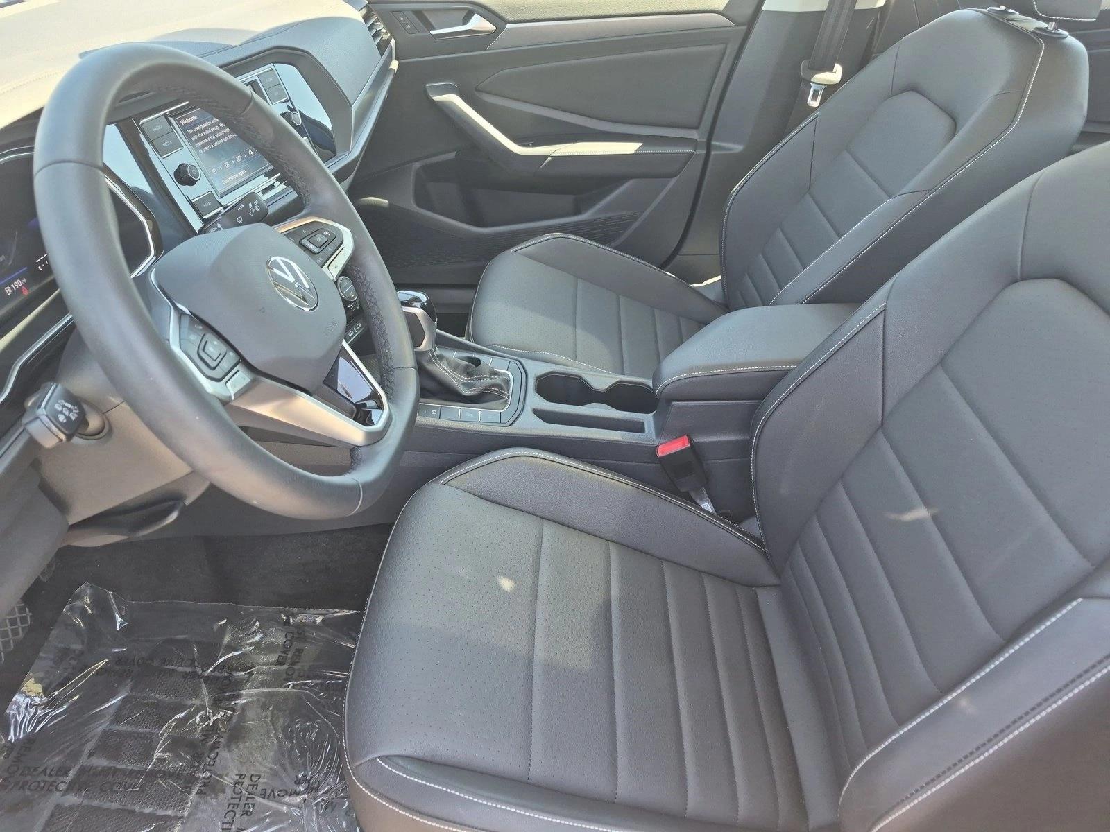 2024 Volkswagen Jetta SE - Photo 16