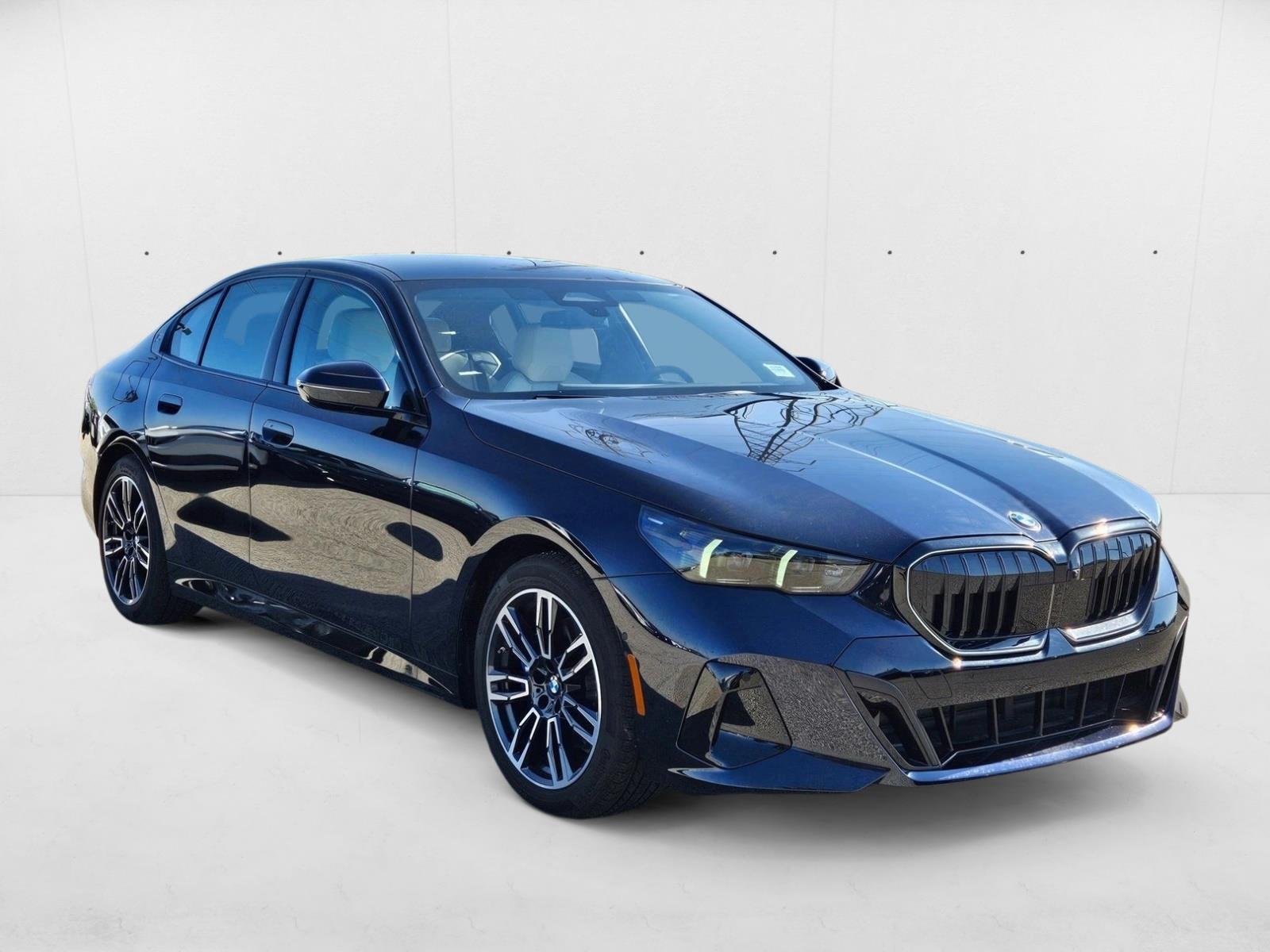 2025 BMW 5 Series 530i - Photo 6