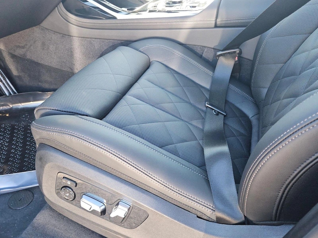 New 2027 BMW X7 xDrive40i SUV
