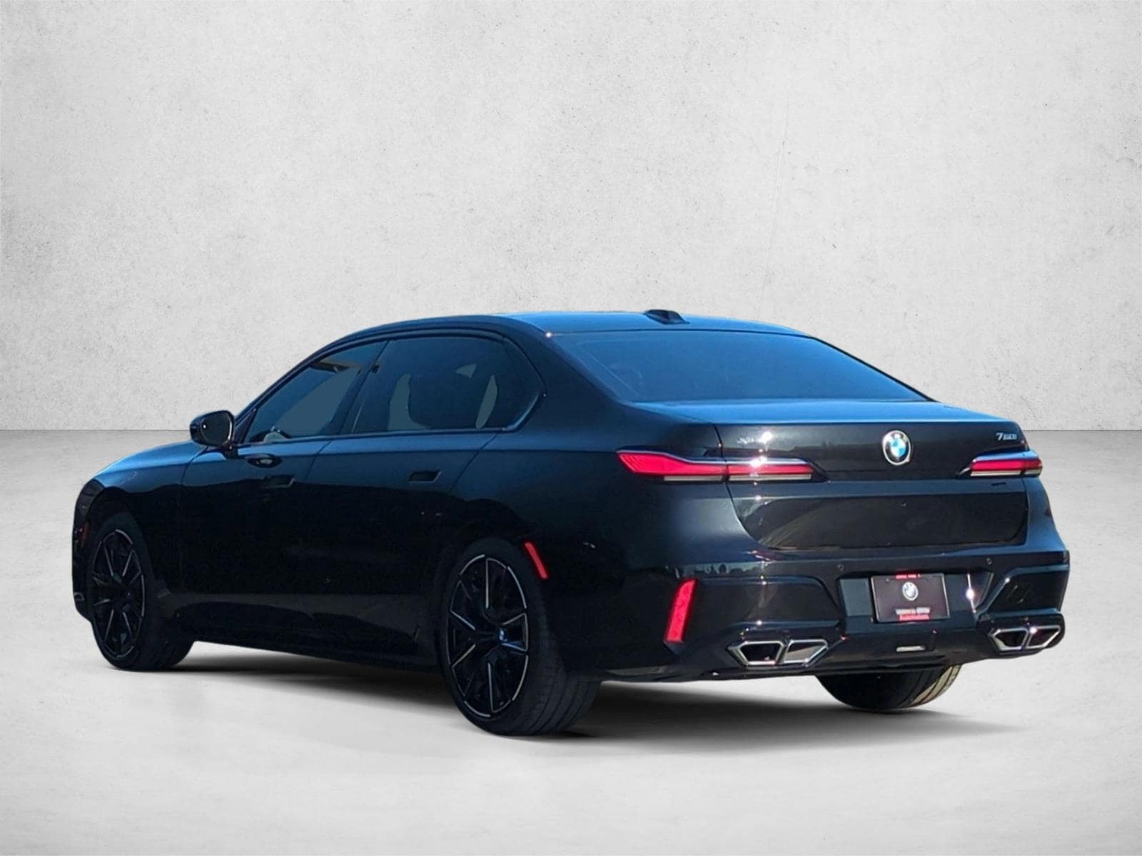 2023 BMW 760i xDrive photo 3