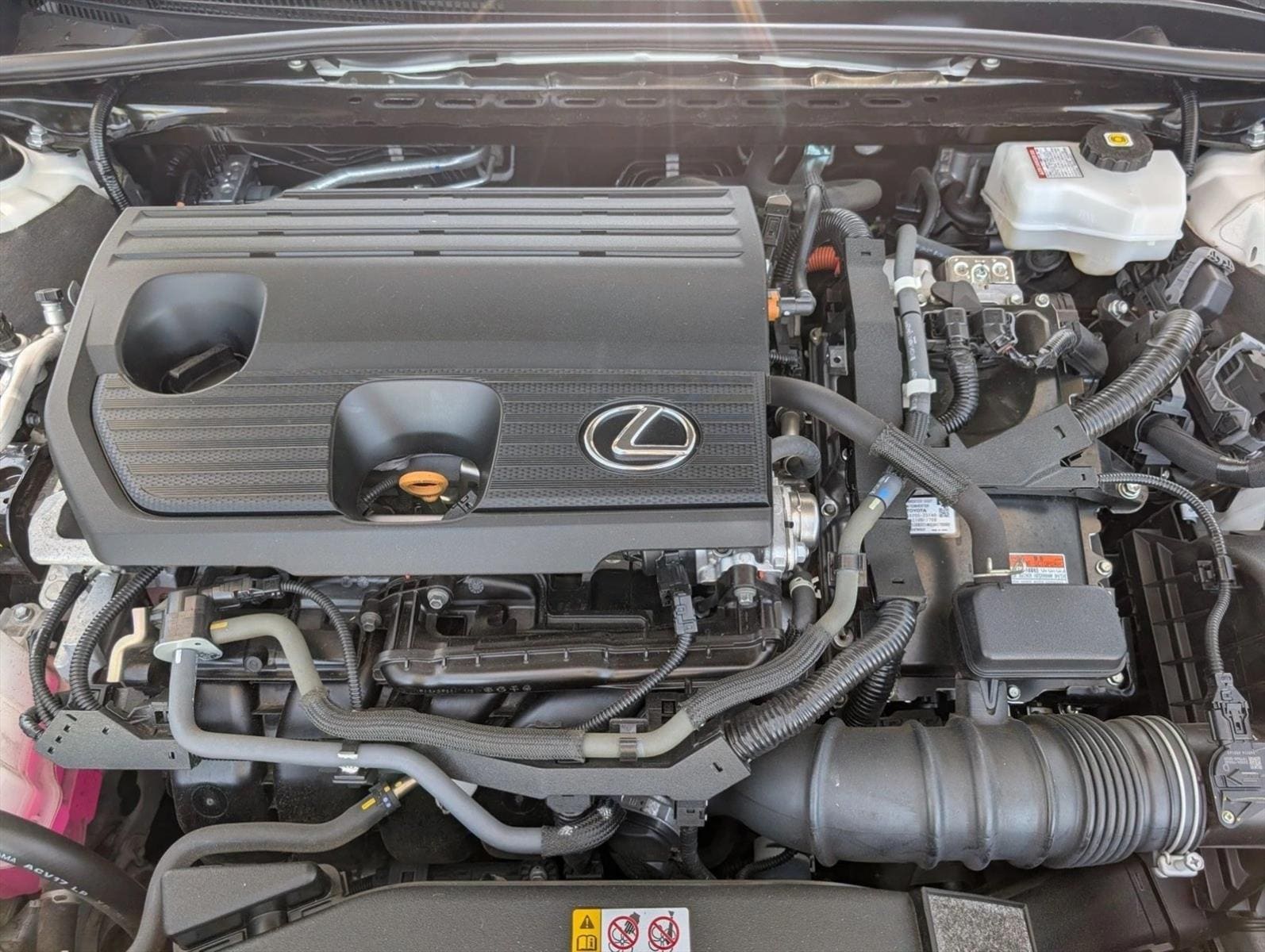 2024 Lexus ES Hybrid 300h - Photo 23
