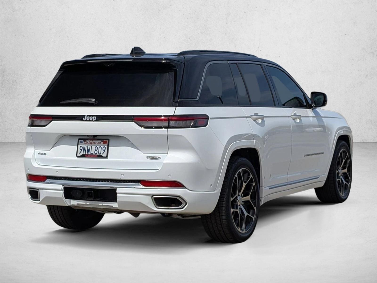 2024 Jeep Grand Cherokee Summit photo 4