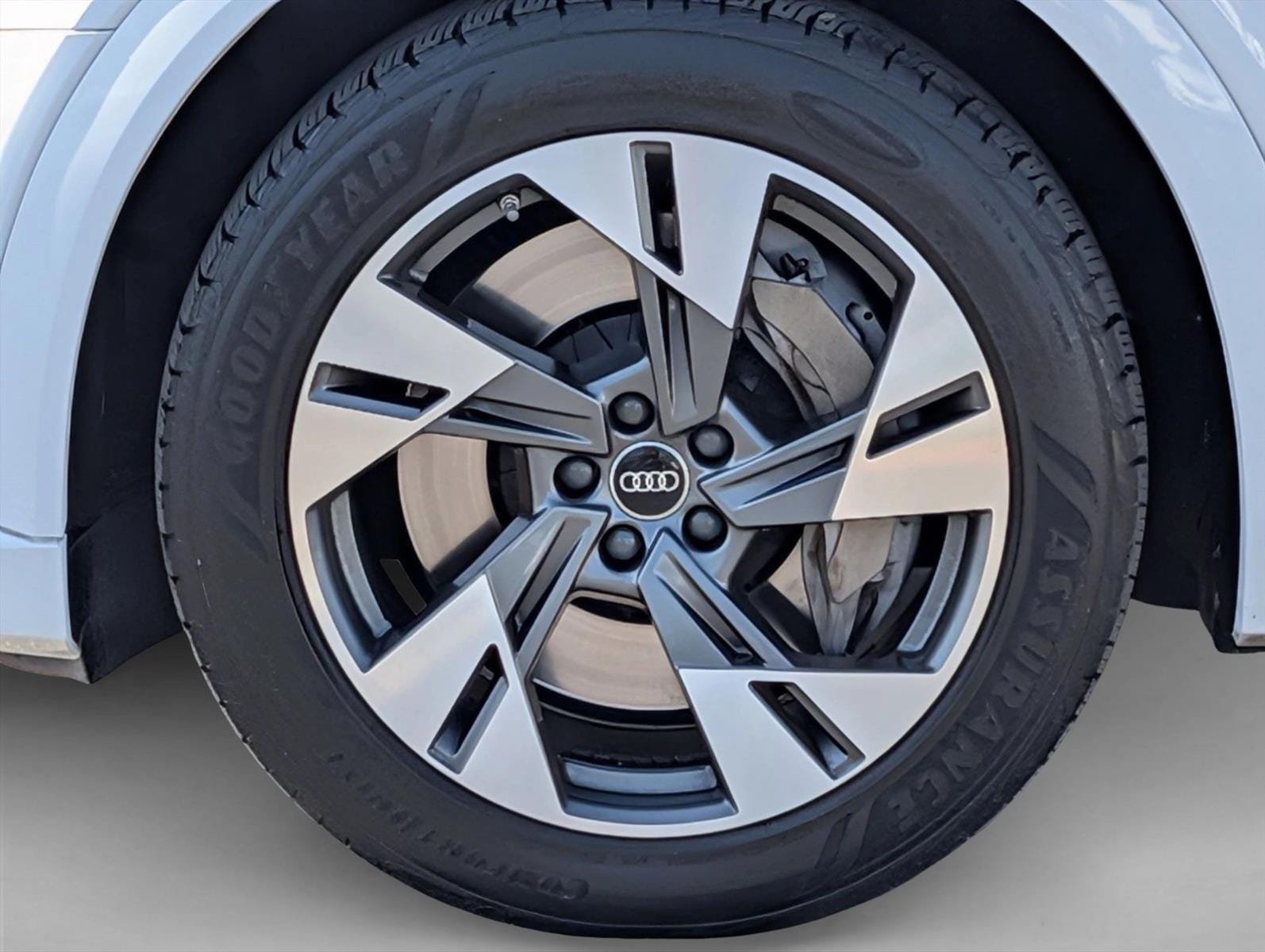 2023 Audi e-tron Premium - Photo 26