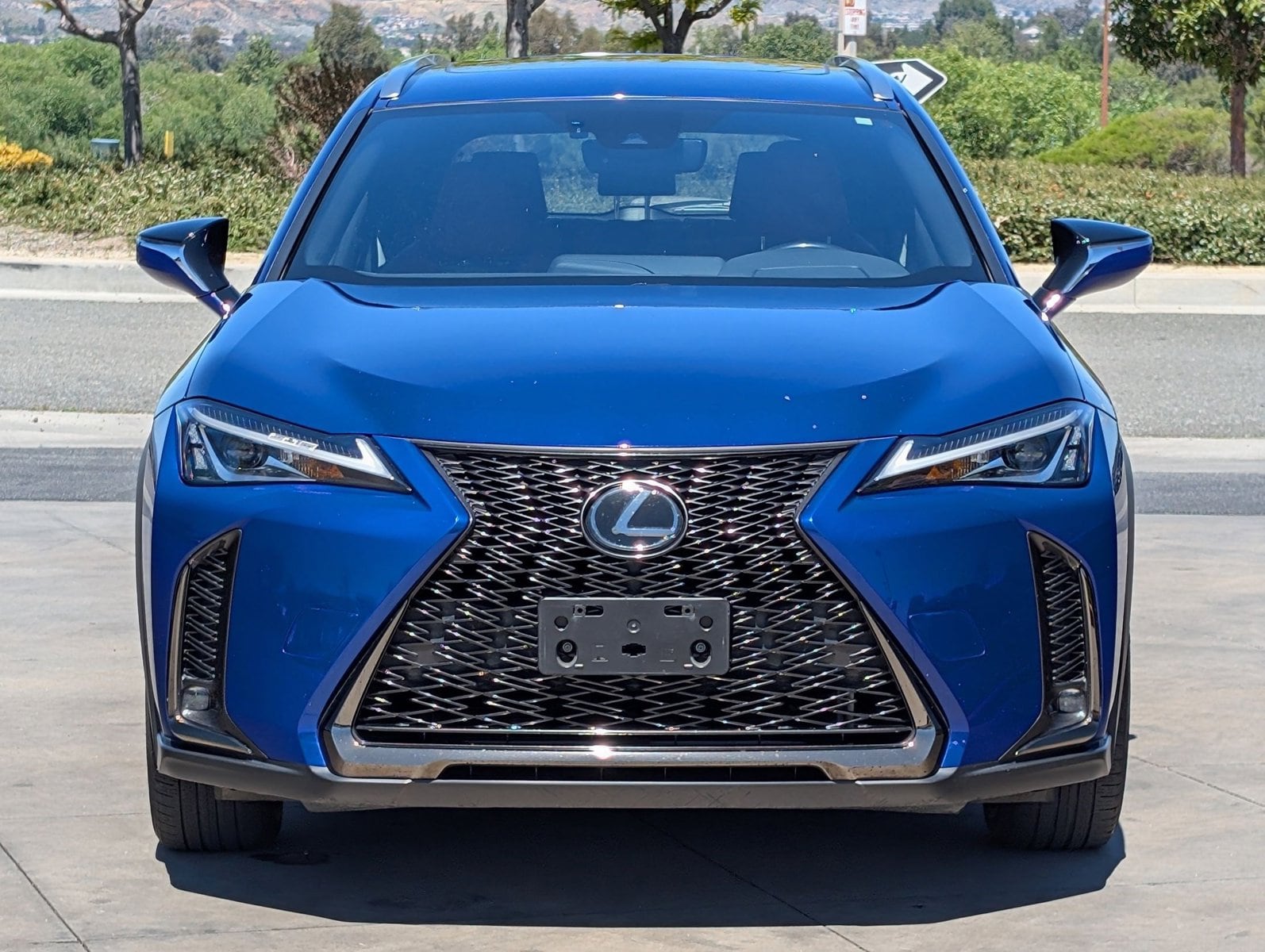 2019 LEXUS UX 200 photo 2